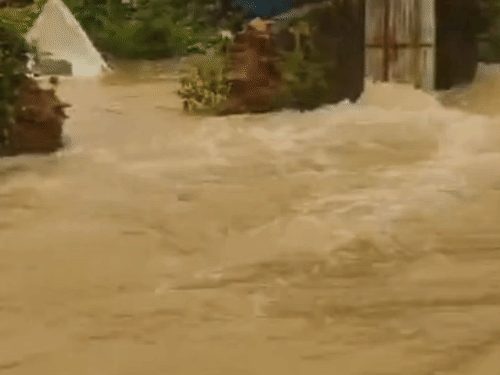 बस्तर में मूसलाधार बारिश का कहर, 6 ट्रेनें रद्द, स्कूल बंद, 9 राहत शिविरों में 380 से ज्यादा लोग शिफ्ट