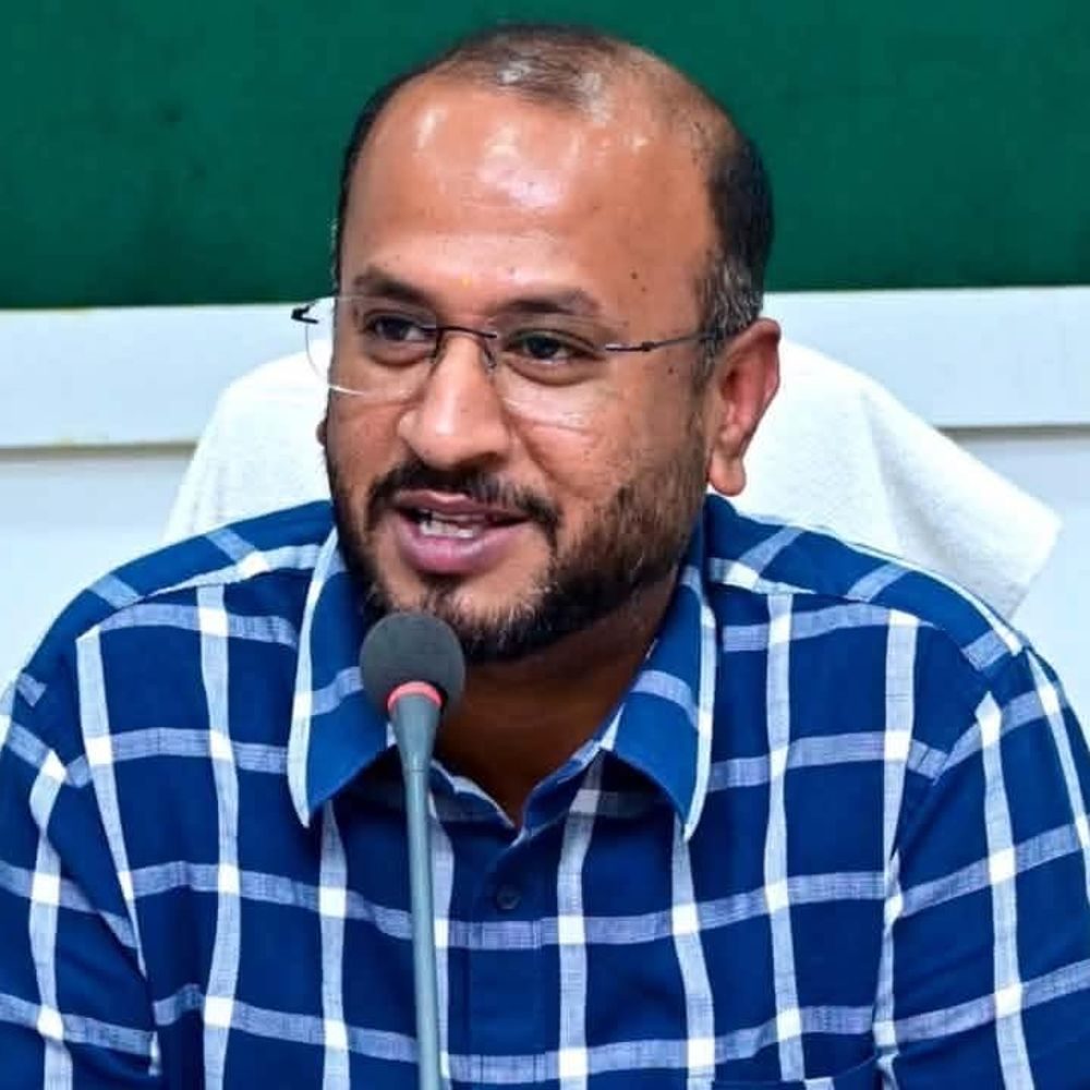 कलेक्टर के निरीक्षण में शौचालय को लेकर गलत जानकारी देने का मामला सामने आया, संकुल शैक्षिक समन्वयक की दो वेतनवृद्धि रोकी गई
