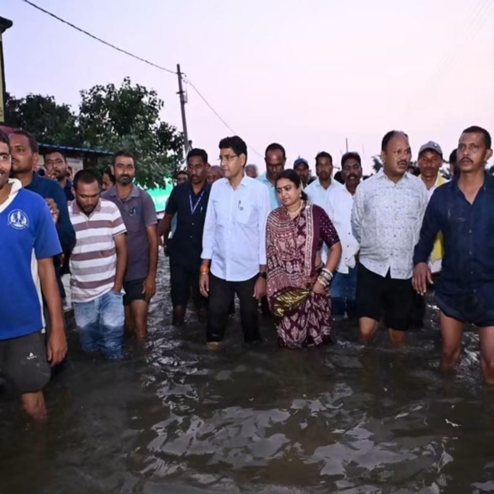 मंत्री टंकराम वर्मा ने बाढ़ प्रभावित ग्राम लखना और बलौदीखुर्द का किया निरीक्षण, राहत कार्यों का लिया जायजा
