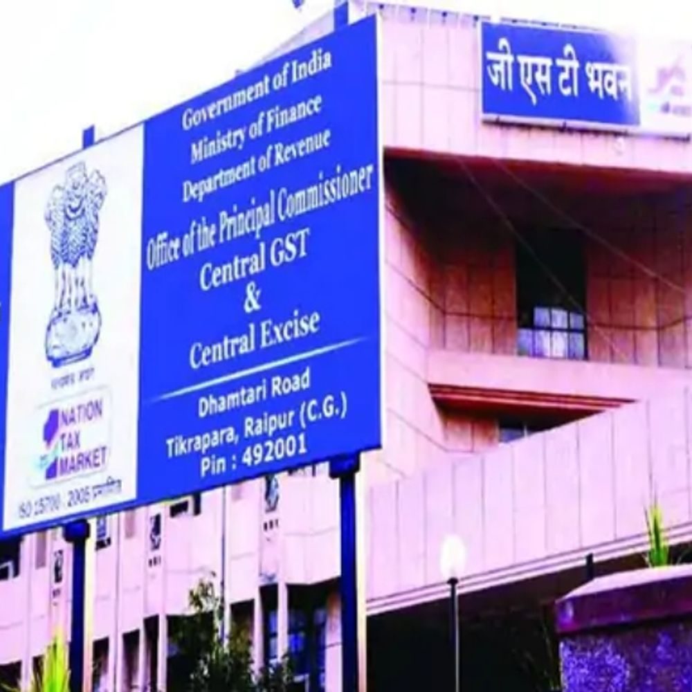 रायपुर में GST विभाग का बड़ा एक्शन: प्राइवेट बिल्डर्स के ठिकानों पर छापेमारी, बोगस बिल और इलेक्ट्रॉनिक डिवाइस जब्त