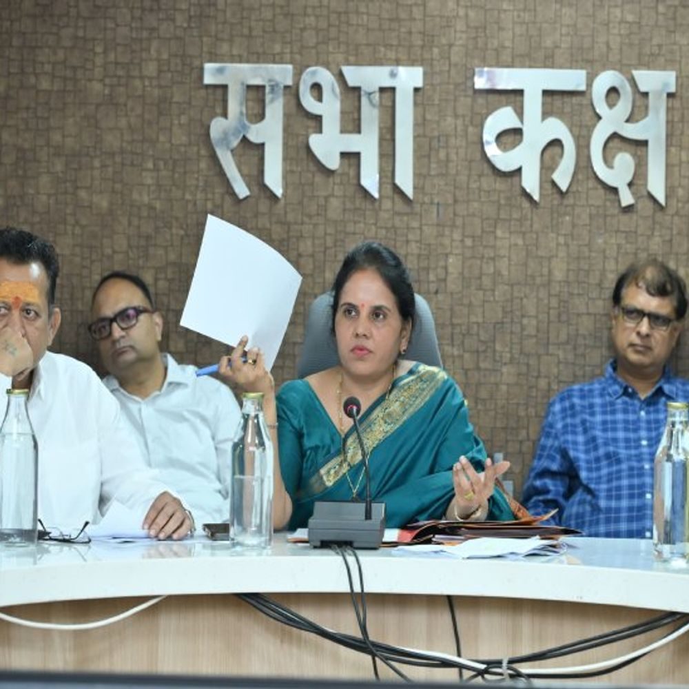 रायपुर नगर निगम एमआईसी बैठक में अफसरों पर नाराजगी, 4 घंटे देर से शुरू हुई बैठक; 39 प्रस्ताव रखे गए
