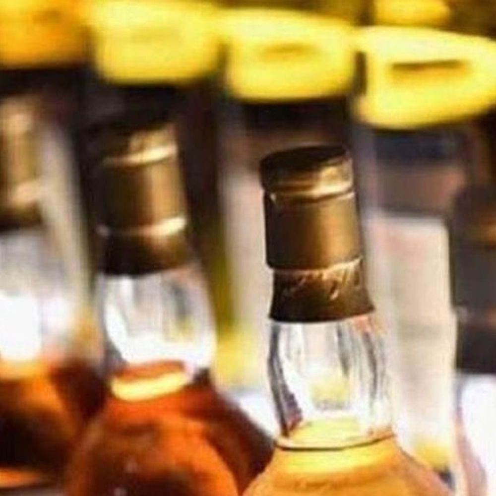 छत्तीसगढ़ में अवैध शराब का नया तरीका: दूसरे राज्यों की शराब पर लगाए जा रहे छत्तीसगढ़ के लेबल और नकली होलोग्राम